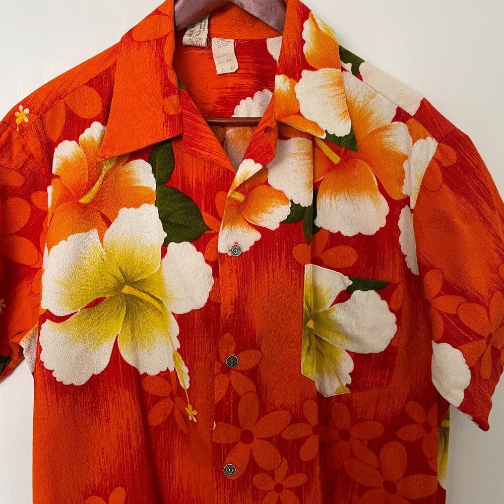 VINTAGE Royal Hawaiian Shirt